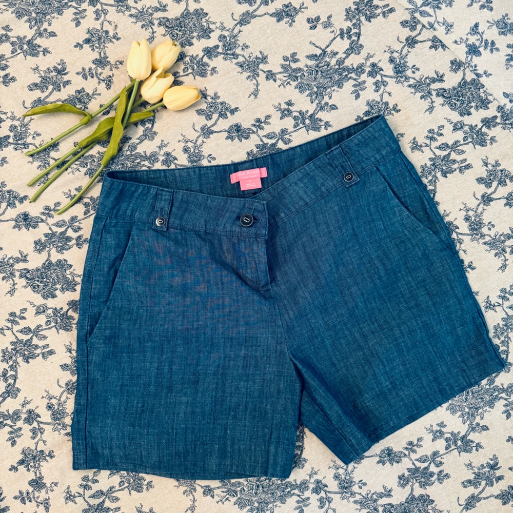 Isaac Mizrahi Blue Denim shorts Size 6- 14in long. Fresh fabric